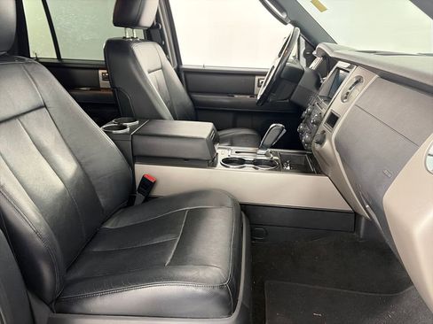 Used 2017 Ford Expedition EL Limited w/ Equipment Group 301A AWD/4WD image 32