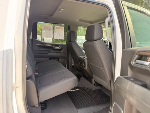 Used 2023 Chevrolet Silverado 1500 RST w/ Convenience Package II AWD/4WD image 17