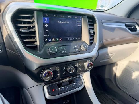 Used 2023 GMC Acadia SLT w/ Preferred Package image 16