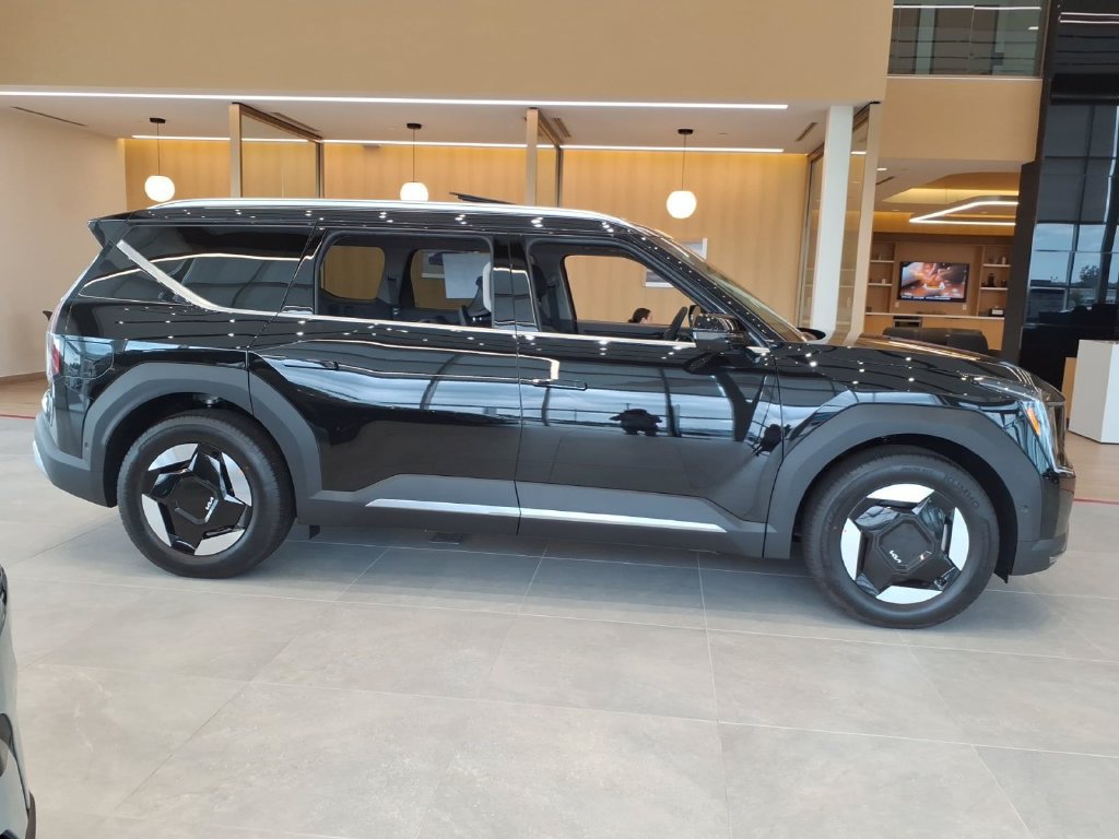 New 2026 Kia EV9 Wind AWD/4WD image 2