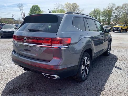 Used 2025 Volkswagen Atlas SE FWD image 8