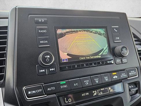 Used 2018 Honda Odyssey LX image 14