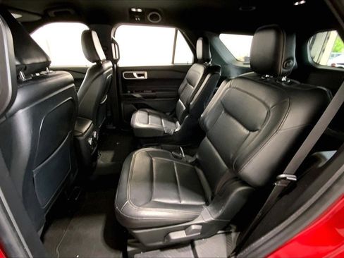 Used 2020 Ford Explorer XLT w/ Equipment Group 202A image 24