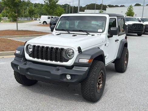Used 2025 Jeep Wrangler Sport AWD/4WD image 3