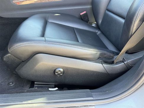 Used 2011 Mercedes-Benz E 350 4MATIC Sedan image 19