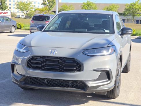 Used 2025 Honda HR-V Sport image 4