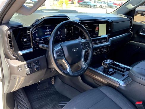 Used 2024 Chevrolet Silverado 1500 LT Trail Boss w/ Protection Package AWD/4WD image 18