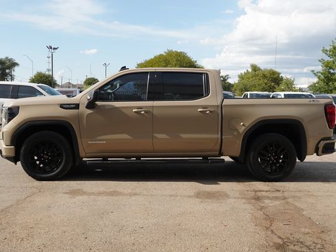 Used 2022 GMC Sierra 1500 Elevation w/ LPO, Elevation Black Package AWD/4WD image 4