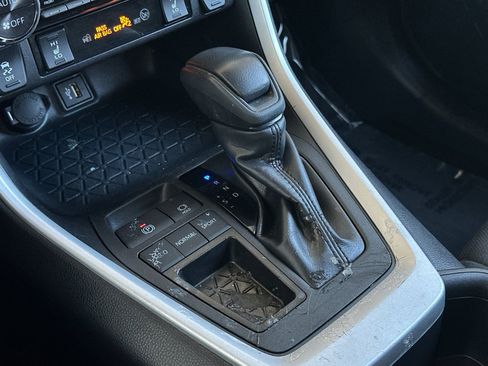 Used 2025 Toyota RAV4 XLE w/ Weather Package FWD image 19