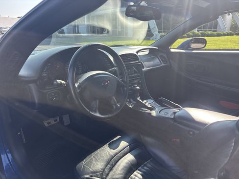 Used 2002 Chevrolet Corvette Coupe w/ Preferred Equipment Group2 RWD image 10