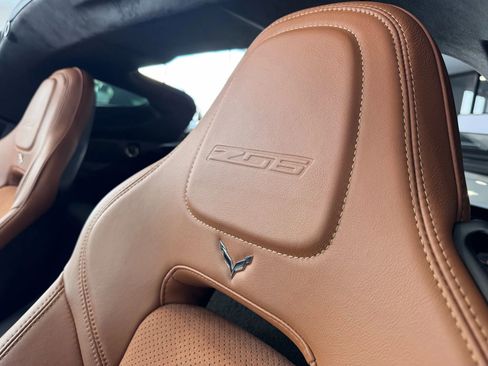 Used 2016 Chevrolet Corvette Z06 w/ 3LZ Preferred Equipment Group image 9