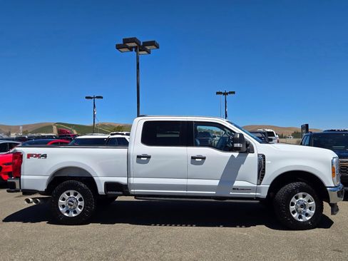 Used 2023 Ford F250 XLT w/ FX4 Off-Road Package AWD/4WD image 3