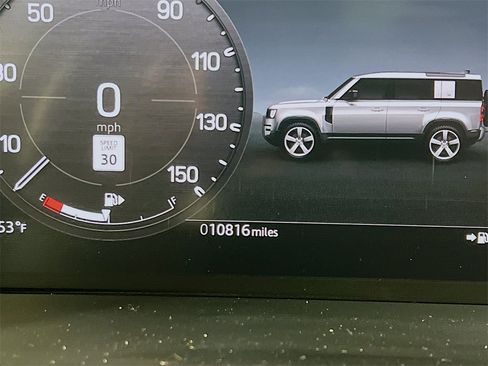 Used 2024 Land Rover Defender 110 S image 12