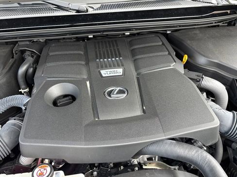 Used 2024 Lexus GX 550 w/ Accessory Package (2T) AWD/4WD image 9