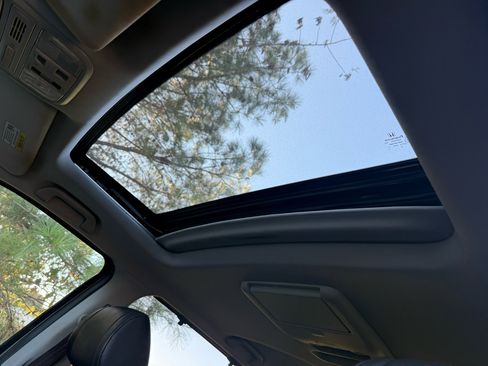 Used 2014 Honda Pilot Touring image 19