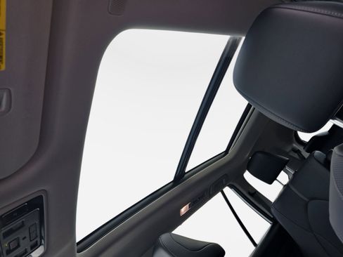 Used 2024 Toyota Grand Highlander Platinum AWD/4WD image 30