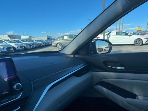 Used 2025 Nissan Altima 2.5 SV image 36