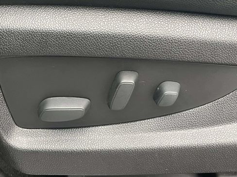 Used 2017 Chevrolet Suburban LT AWD/4WD image 19