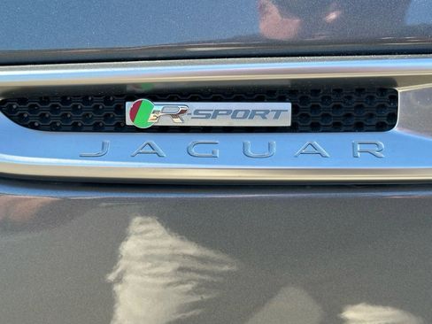 Used 2018 Jaguar F-PACE R-Sport image 13