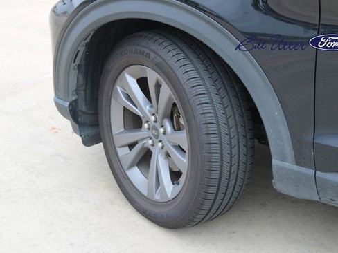 Certified 2022 Ford Explorer XLT w/ Equipment Group 202A RWD image 9