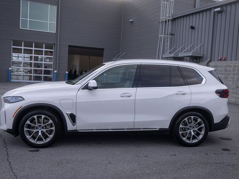 Used 2025 BMW X5 xDrive50e AWD/4WD image 5