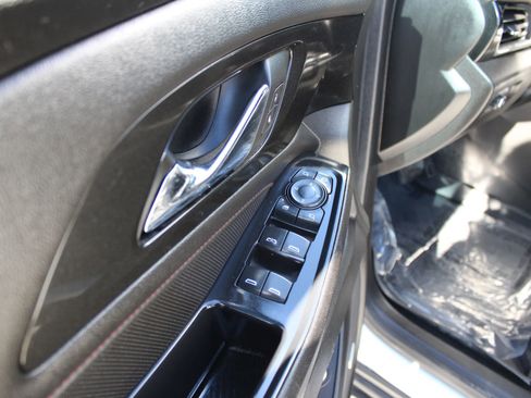 Used 2022 Chevrolet Traverse RS image 12