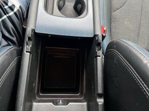 Used 2016 Chrysler 200 S w/ Comfort Group image 22