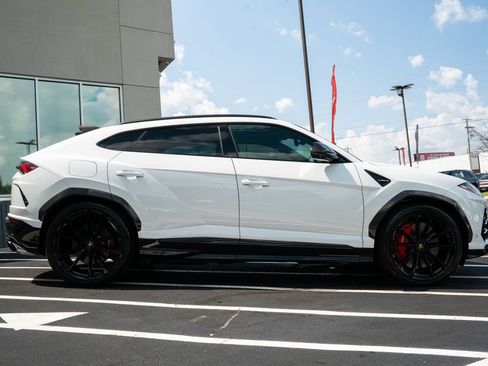 Used 2019 Lamborghini Urus AWD/4WD image 10