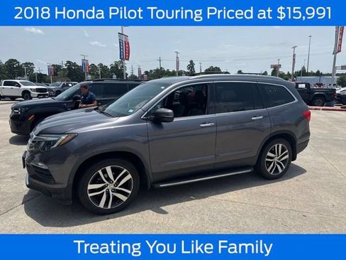 Used 2018 Honda Pilot Touring image 1