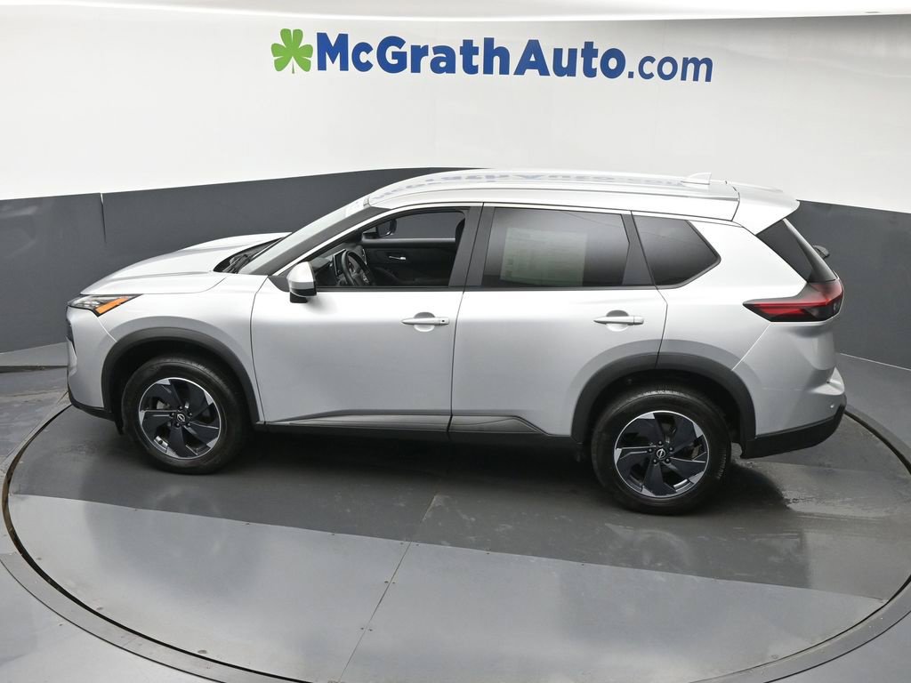 Used 2025 Nissan Rogue SV AWD/4WD image 23