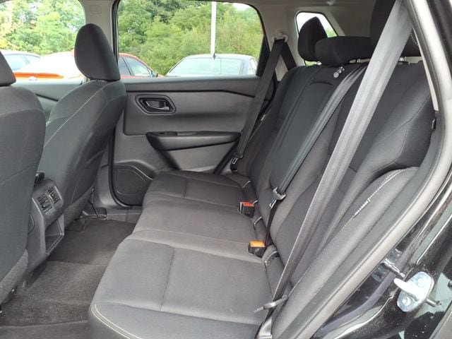 Used 2024 Nissan Rogue S AWD/4WD image 10