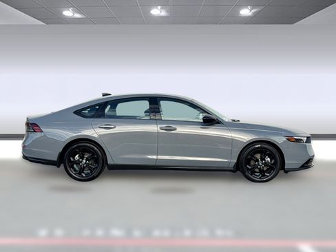 Certified 2025 Honda Accord SE image 8