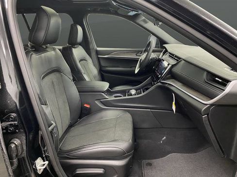 New 2026 Jeep Grand Cherokee Altitude image 33