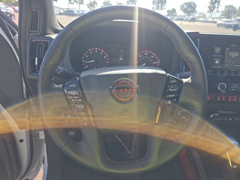 Used 2025 Nissan Frontier PRO-4X w/ Pro Premium Package AWD/4WD image 6