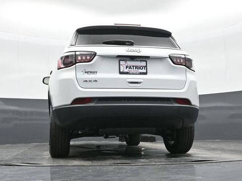 Used 2025 Jeep Compass Sport AWD/4WD image 38