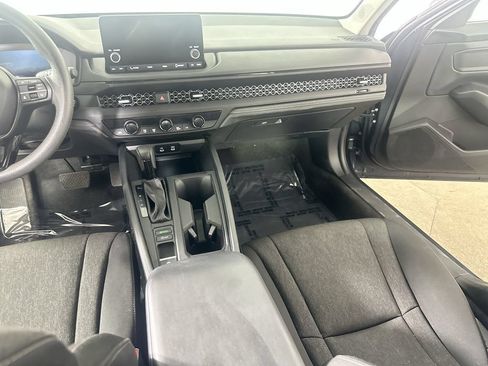 Used 2024 Honda Accord EX image 19
