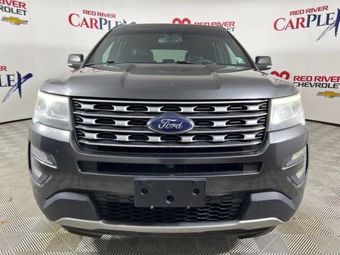 Used 2017 Ford Explorer Limited FWD image 2