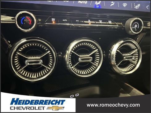 Used 2024 Chevrolet Blazer EV LT AWD/4WD image 23