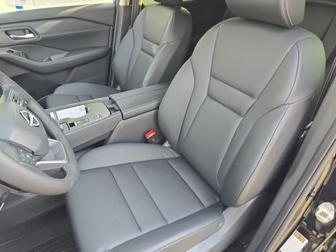 New 2026 Nissan Rogue SV FWD image 15