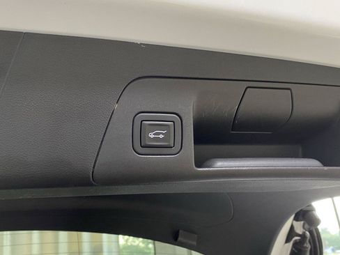 Used 2023 Buick Envision Avenir AWD/4WD image 33