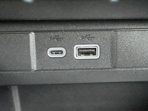 Used 2024 Chevrolet Colorado ZR2 w/ ZR2 Convenience Package III image 19