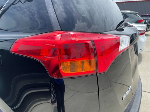Used 2013 Toyota RAV4 XLE AWD/4WD image 9
