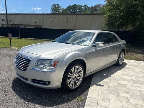 Used 2011 Chrysler 300 Limited w/ Sound Group RWD image 3