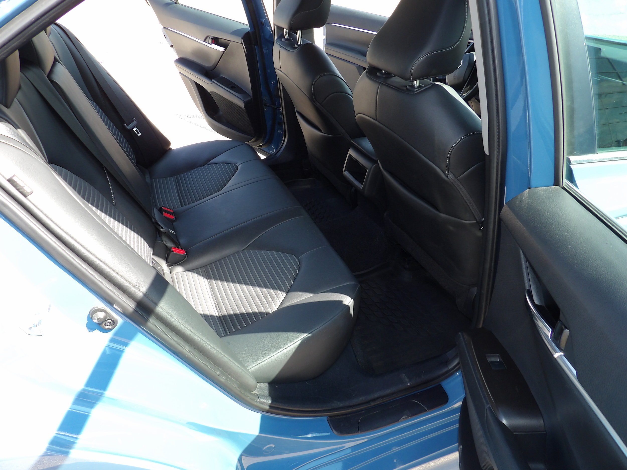 Used 2024 Toyota Camry SE w/ Cold Weather Package FWD image 13