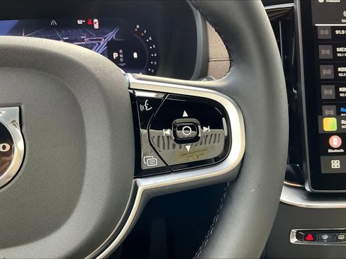 New 2026 Volvo XC90 B6 Plus w/ Protection Package Premier image 18