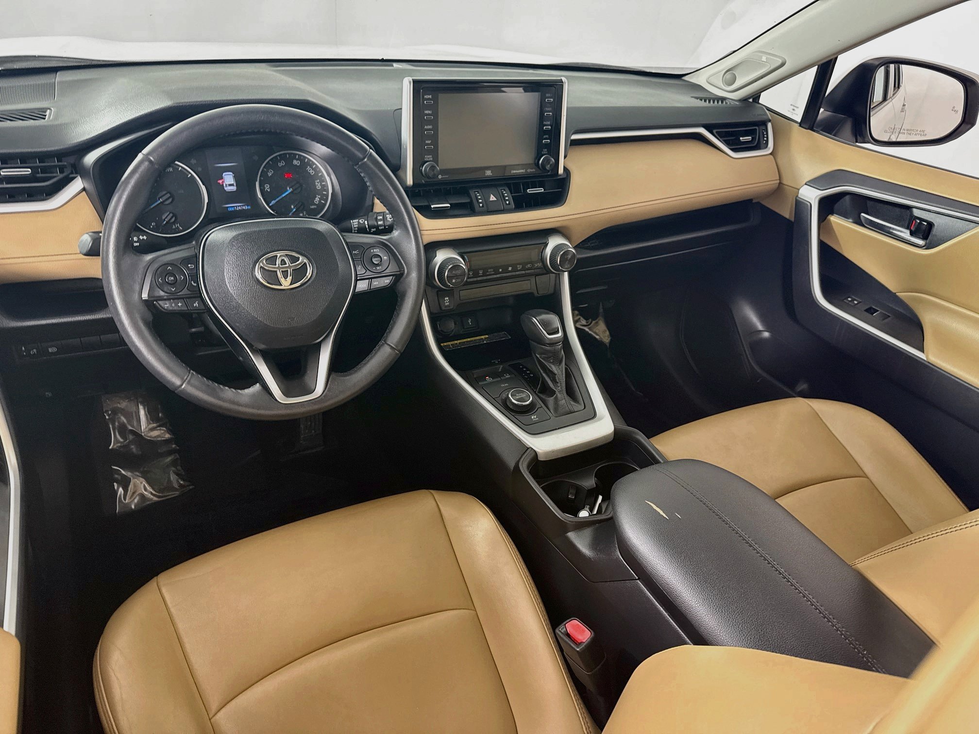 Certified 2021 Toyota RAV4 XLE Premium AWD/4WD image 19