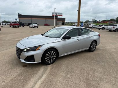 Used 2025 Nissan Altima 2.5 SV