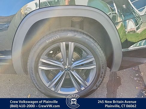 Certified 2021 Volkswagen Atlas SE w/ Panoramic Sunroof Package image 9