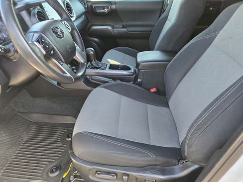Certified 2021 Toyota Tacoma TRD Off-Road w/ Technology Package AWD/4WD image 18