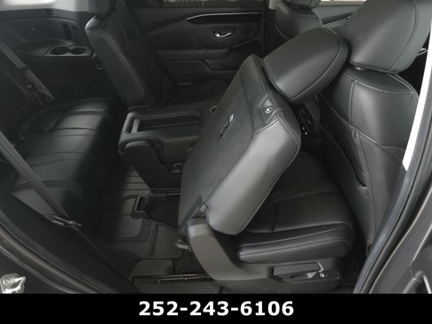 Used 2025 Honda Pilot Touring image 35